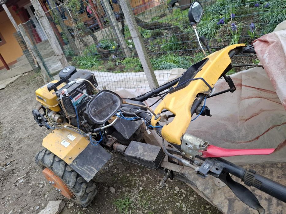 Vând momotocultor 18cp,cu plug+freza+remorcă
