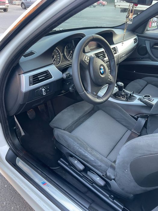 BMW e90 2.0 benzină Pachet M