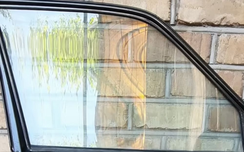 Стекло правый сторона, реле запуска