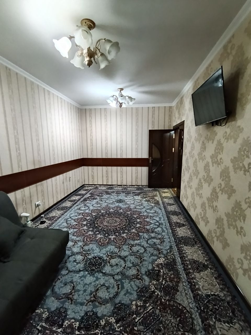 Продаю 2-х комнатную квартиру на Сергели 6, 2 с/у, лифтовая