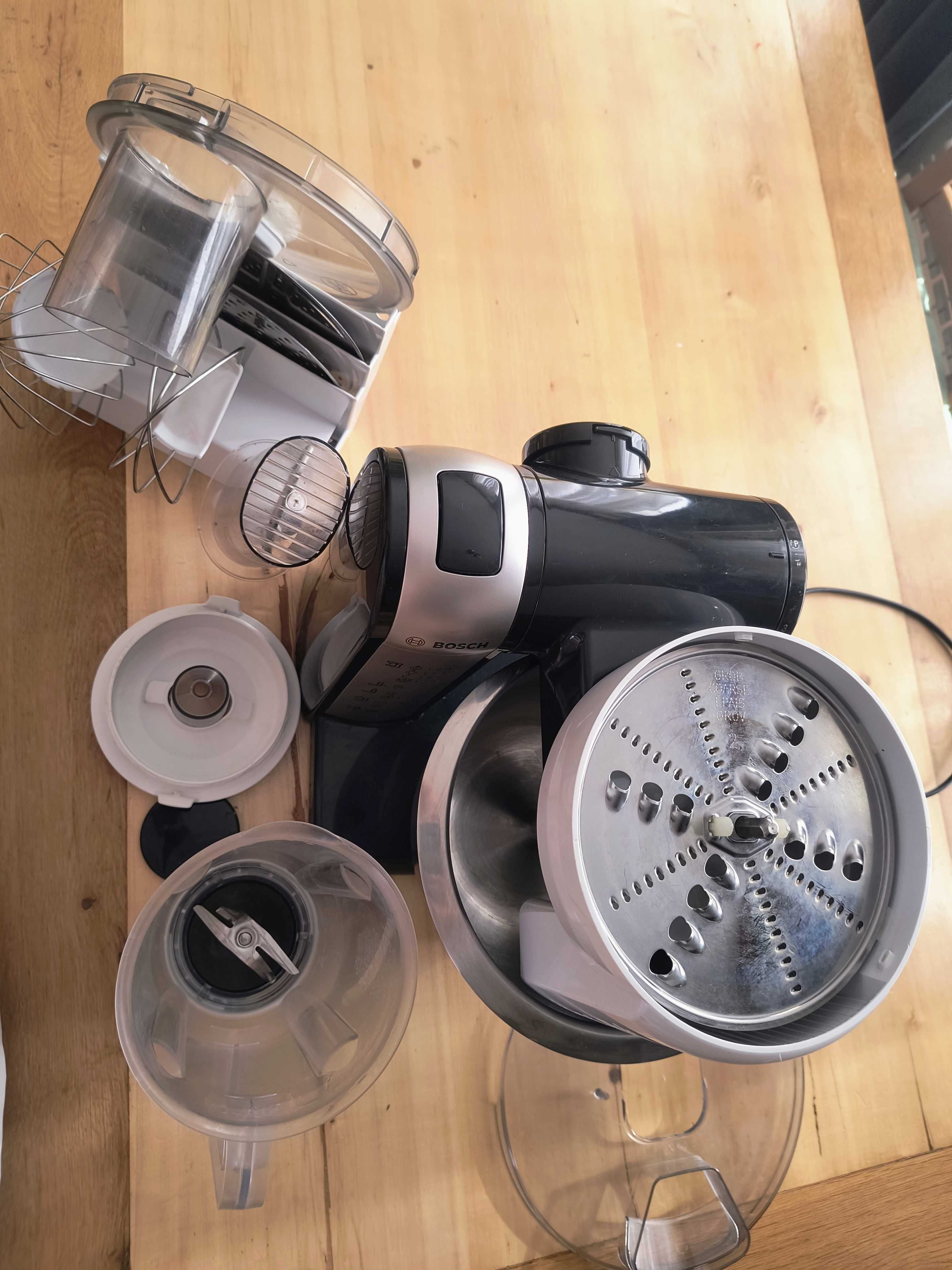 Bosch MUM48A1 + аксесоари MUZ4ZT1 и MUZ4MX2 - Компактен кухненски уред