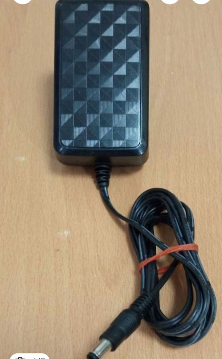 Alimentatoare 12V 2A si 12V 1A in stare buna de functionare