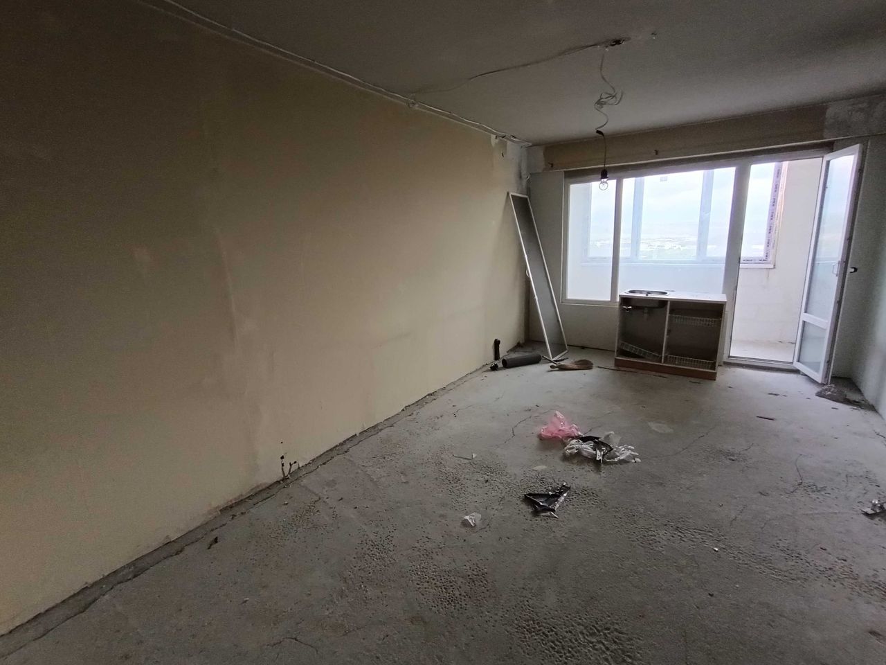 Продава се Двустаен апартамент в Разград, Орел - 74 кв.м за 758 €/кв.м - Снимка #2