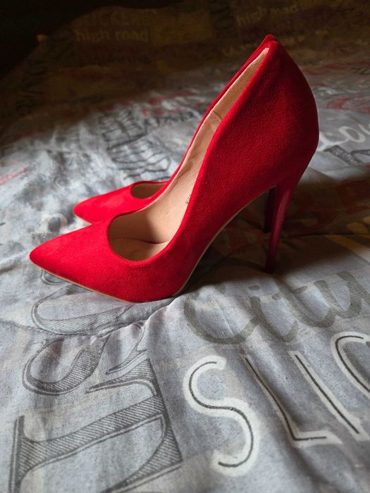 Продавам токчета