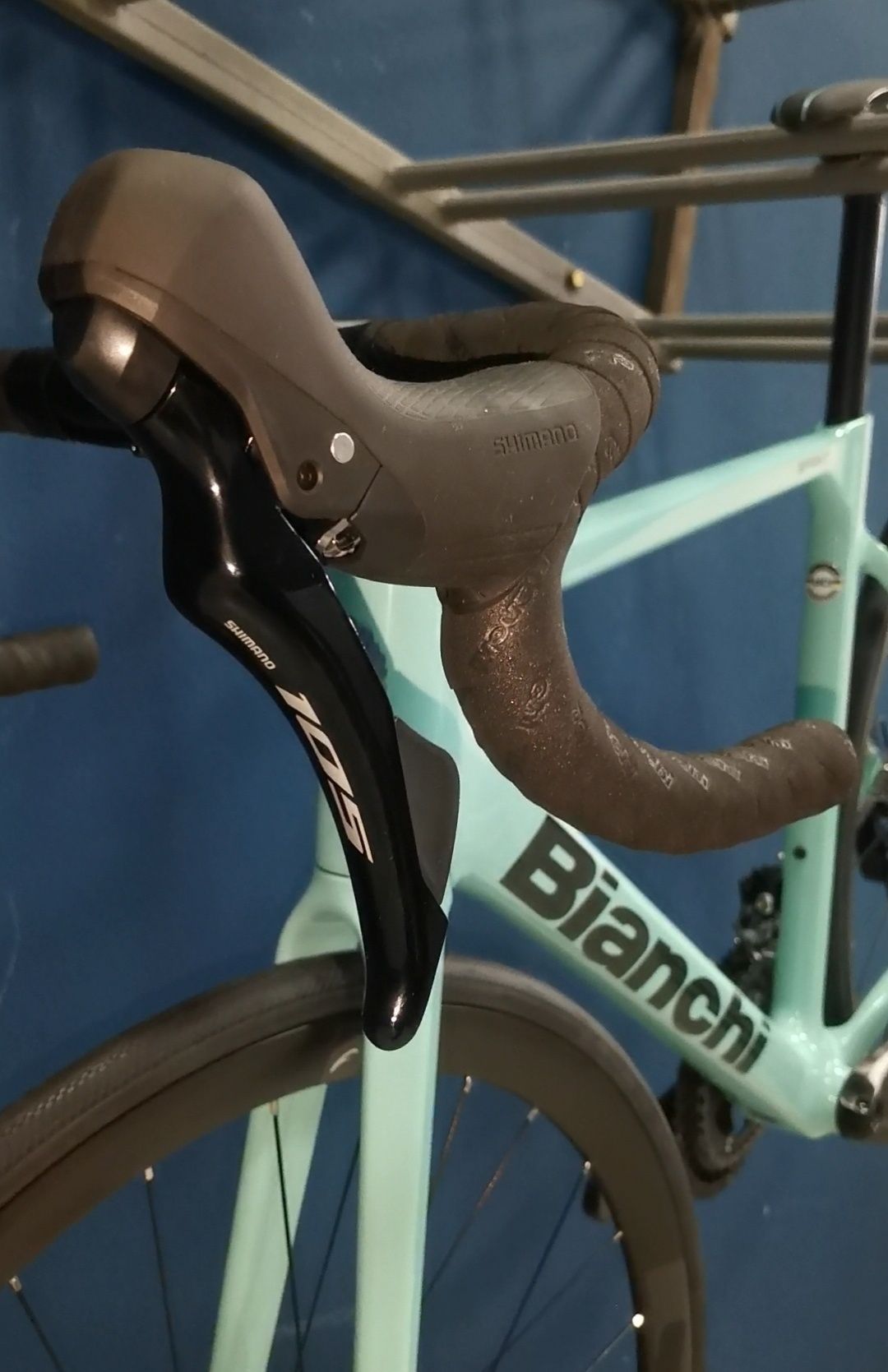 Шоссейный велосипед Bianchi sprint ICR disc 105