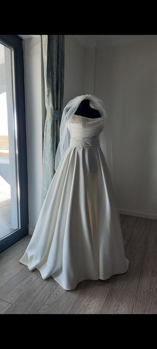 Vand rochie de mireasa