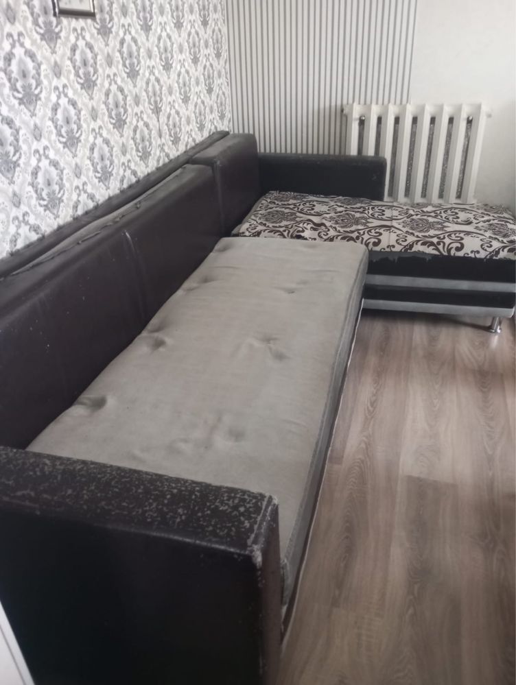 продам диван угловой