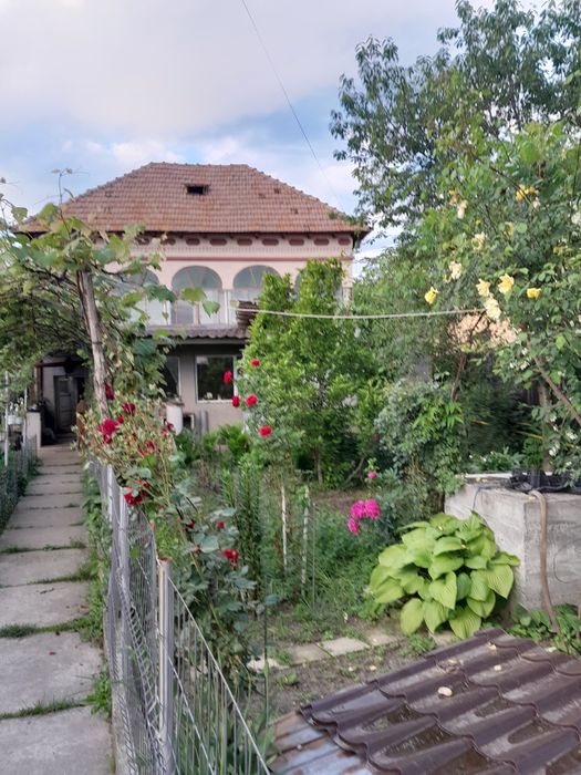 Casa cu etaj si pamant