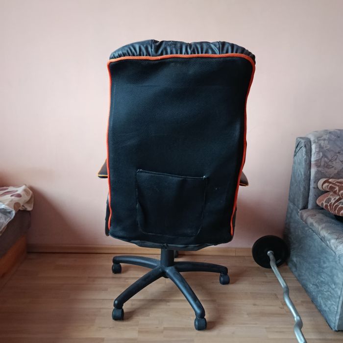 Офис стол перфектен