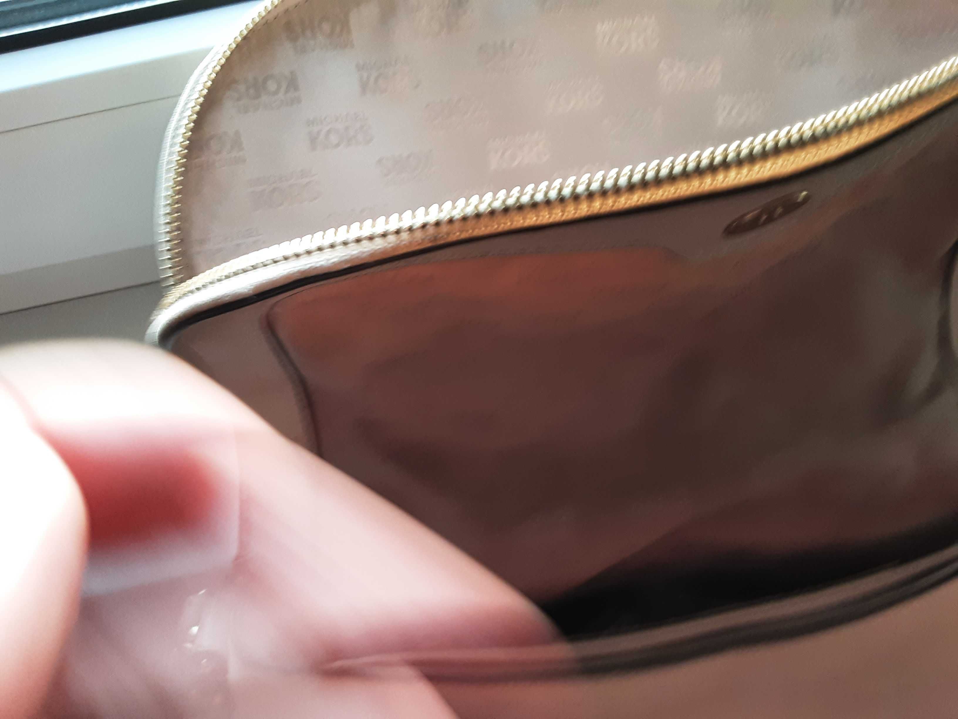 Дамска чанта Michael Kors, естествена кожа.