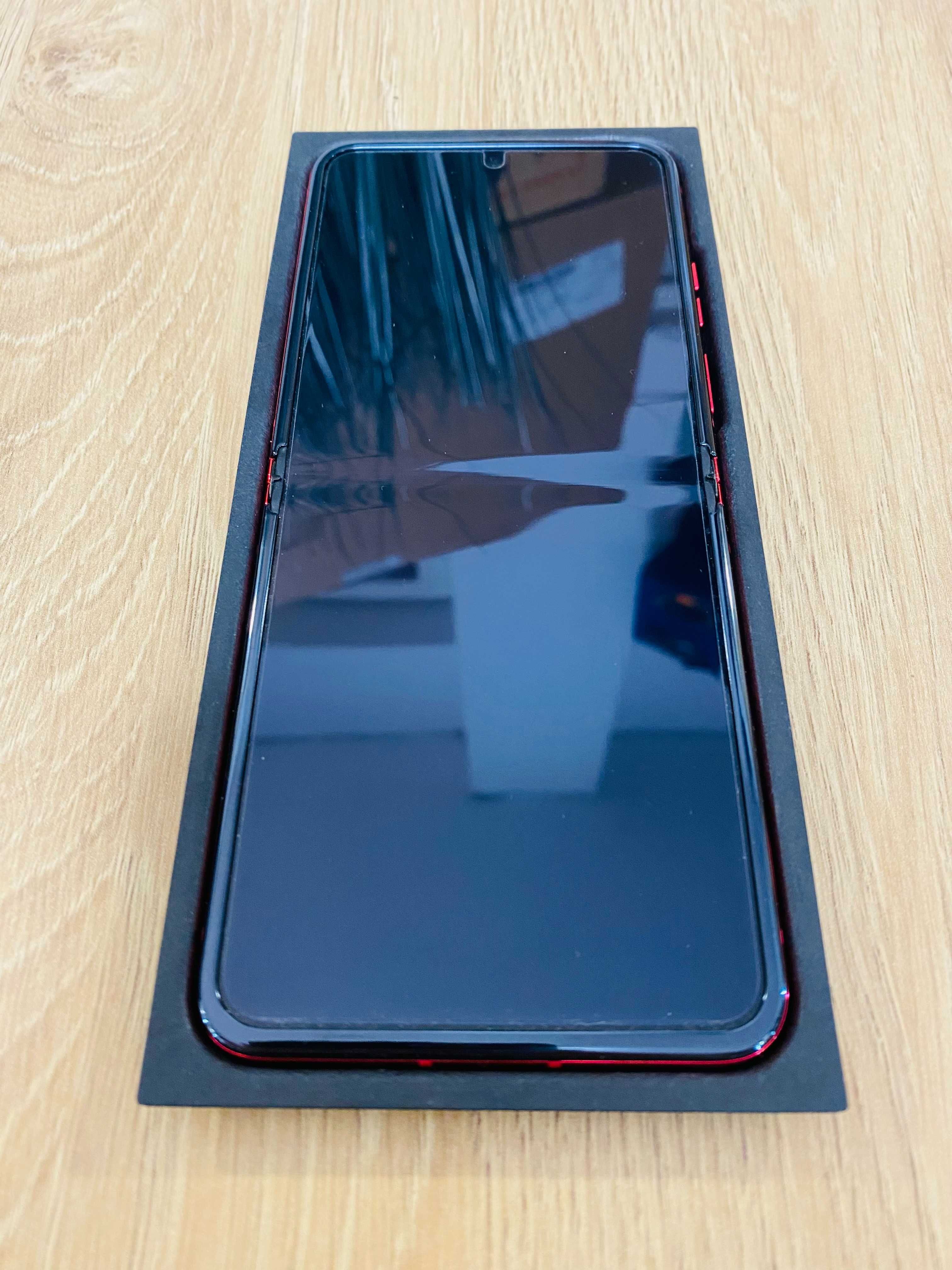 НОВ !!! Motorola razr 40 Ultra, 256GB, 8GB RAM, 5G, Viva Magenta