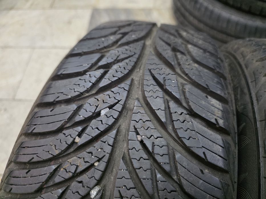 2бр Всесезонни гуми 185 55 15 - Uniroyal