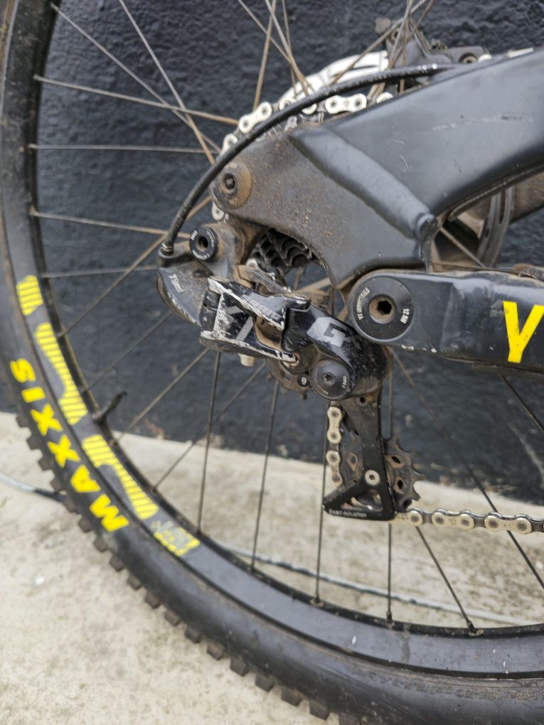 Продавам YT Tues 2019