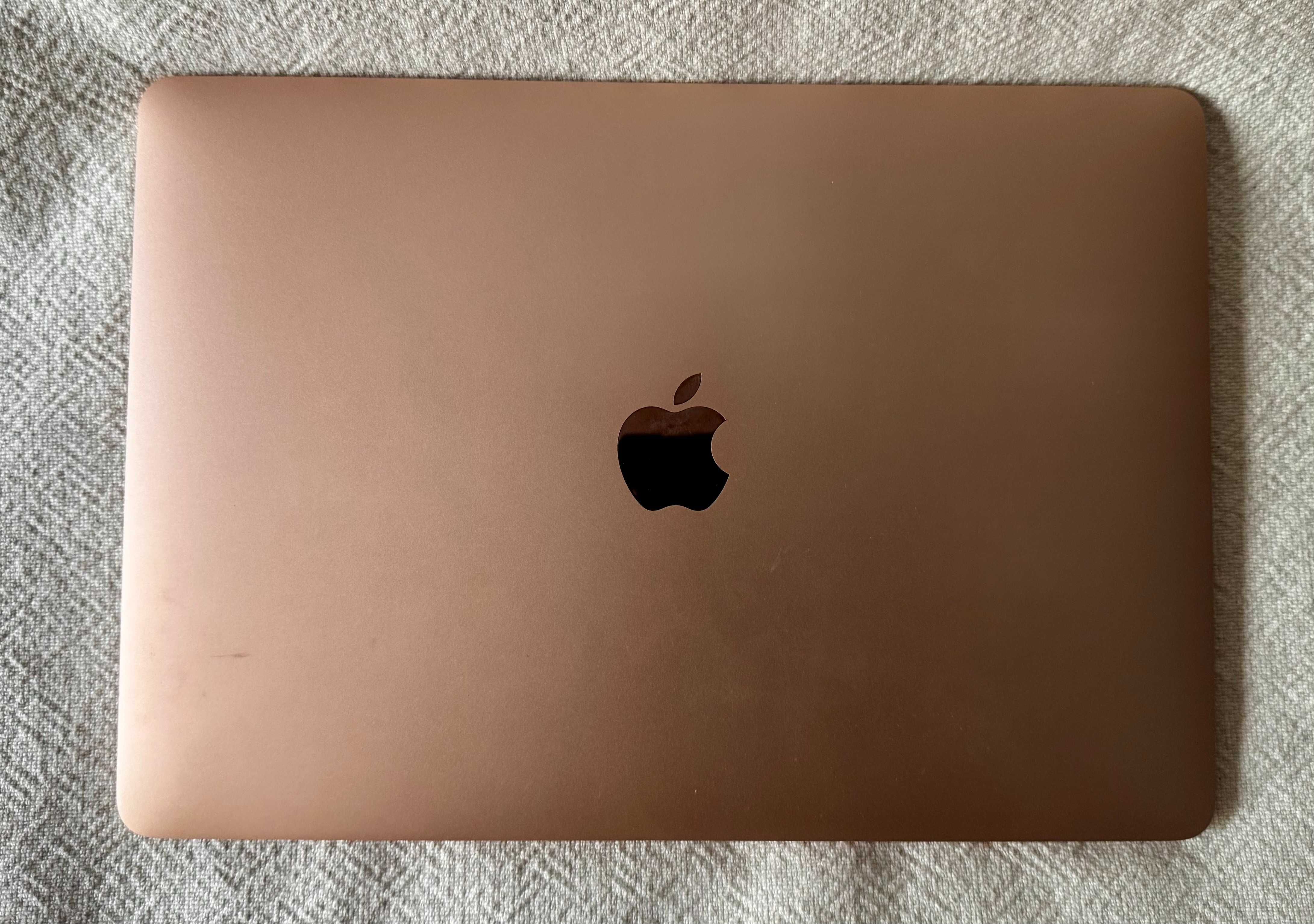 Apple MacBook Air Rose Gold 13 инча