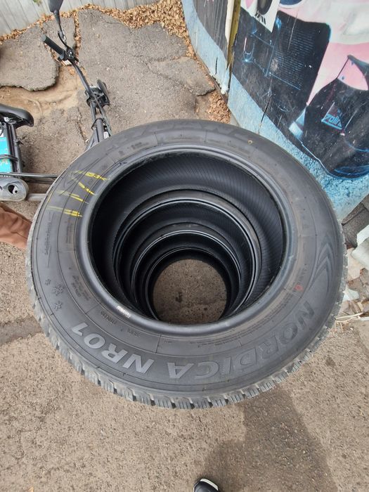 Шины 235/60R18 отличном состоянии