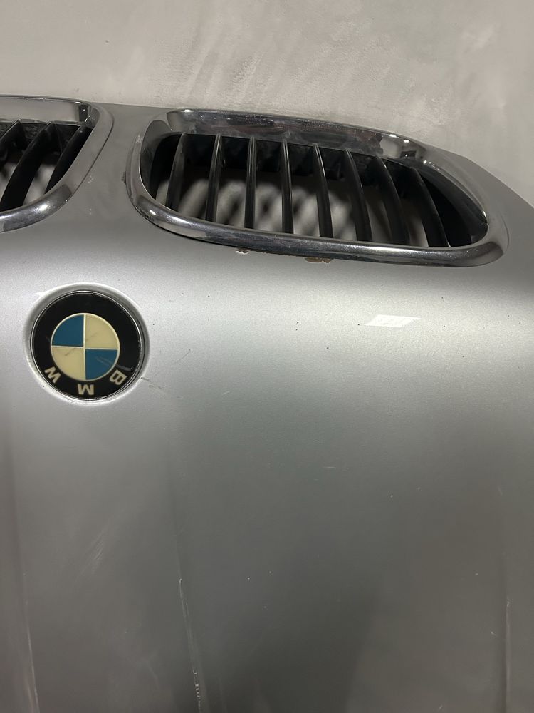 Капот на BMW X5 Серого цвета