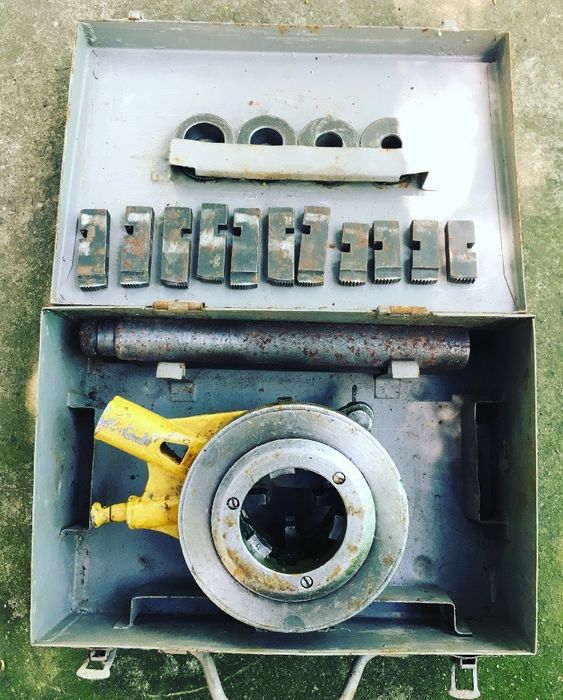 Vand filiera teava instalatori