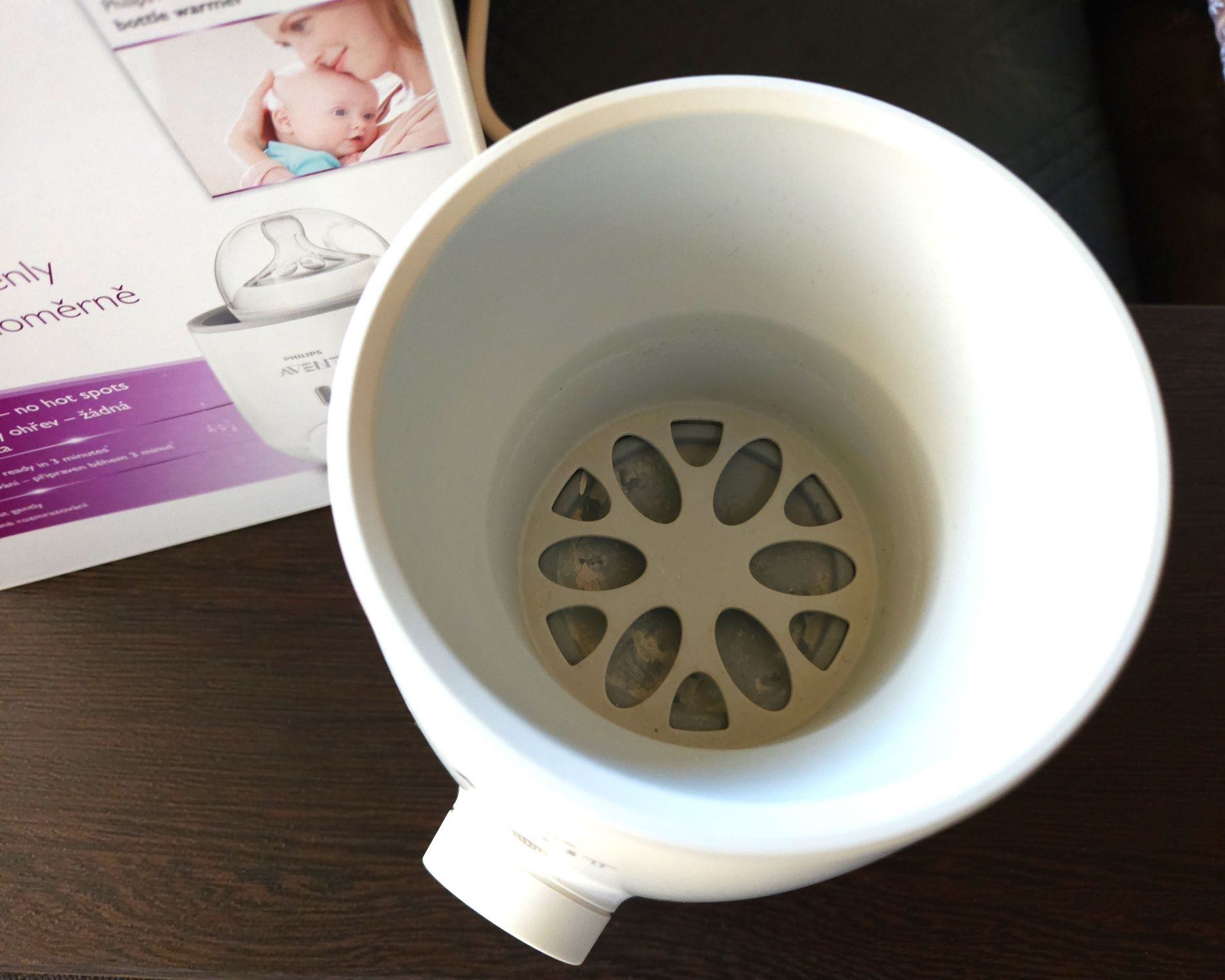 Продавам уред за топлене на шишета Philips Avent