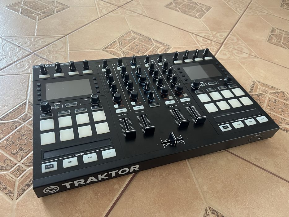 Traktor S5 / Flight case / Consola Dj / Pioneer