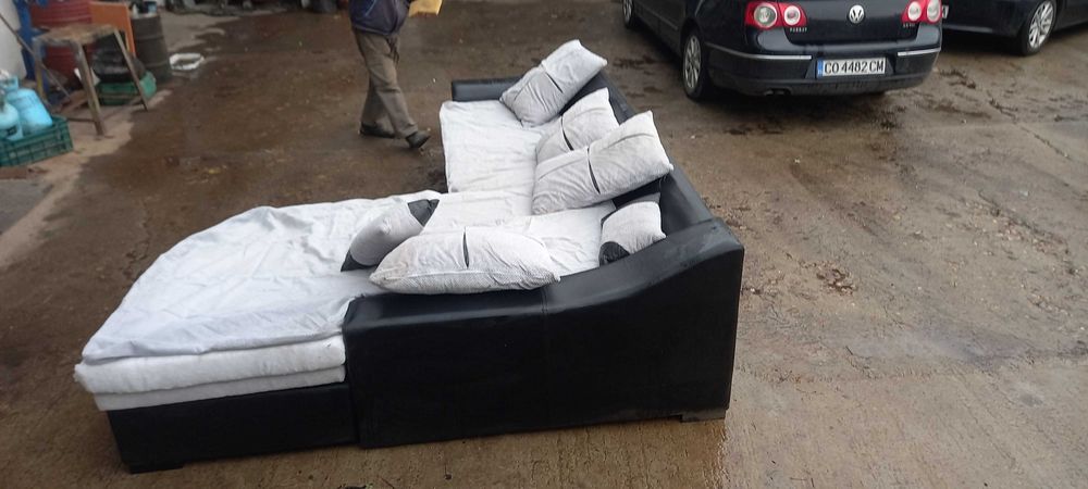 Диван с функция сън