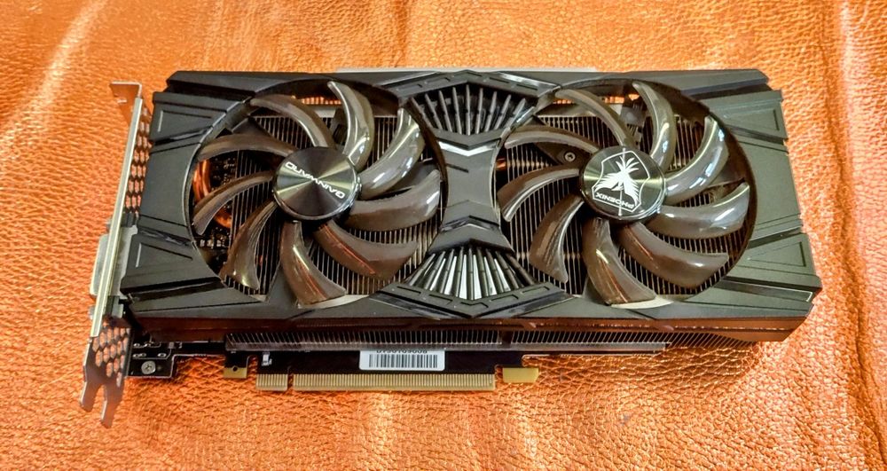 Placa Video Asus Rog Strix  RX 570 4 GB 192 bit