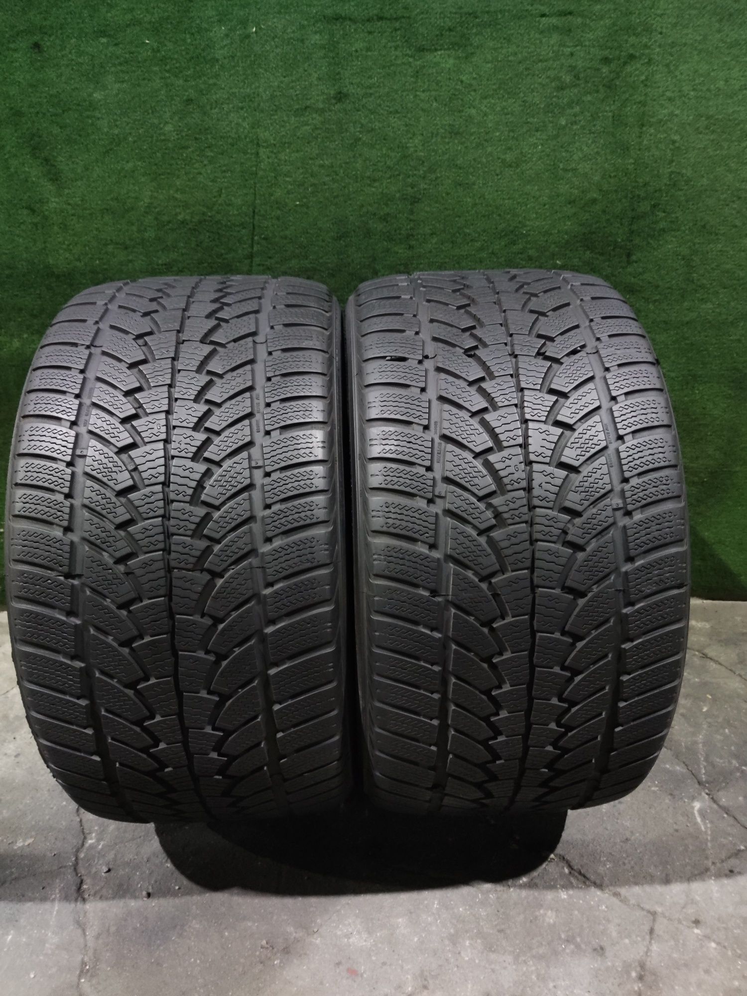 2бр зимни гуми 295/35/18 Nokian WR 
6.8mm
dot21
Добро състояние без ле