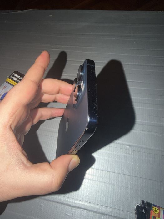 Iphone 15 pro max spate crapat