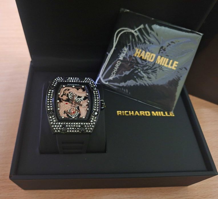 Чисто нов часовник Richard Mille