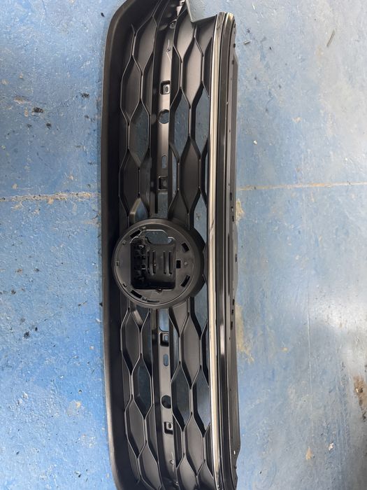 Vand far dreapta si grila superioara vw taigo
