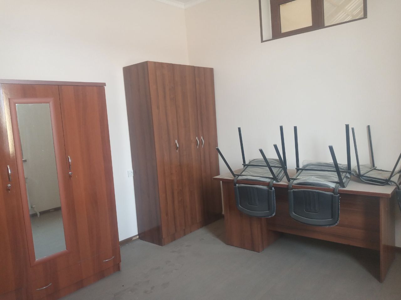 Ofis sotiladi 200000$