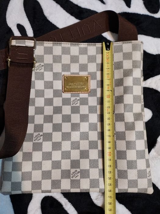Borsetă Louis Vuitton