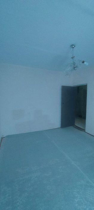 Термиз шахар срочно 2 хонали уй сотилади