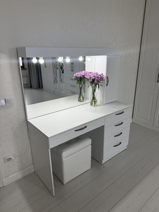 Туалетный столик