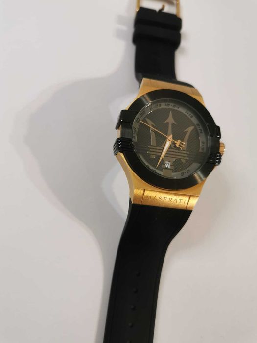 Ceas NOU barbatesc Maserati ORIGINAL, Quartz, 40mm, 10ATM, Auriu