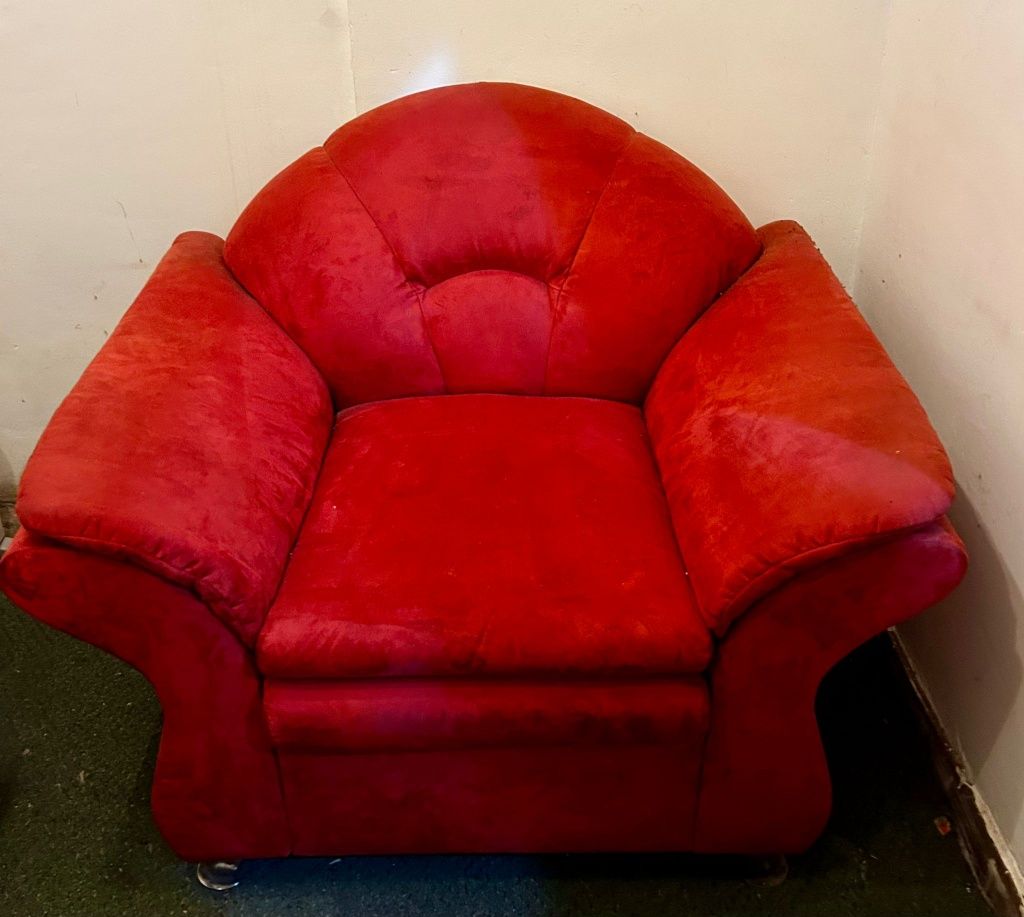 Vand mobilier second hand lichidare magazin