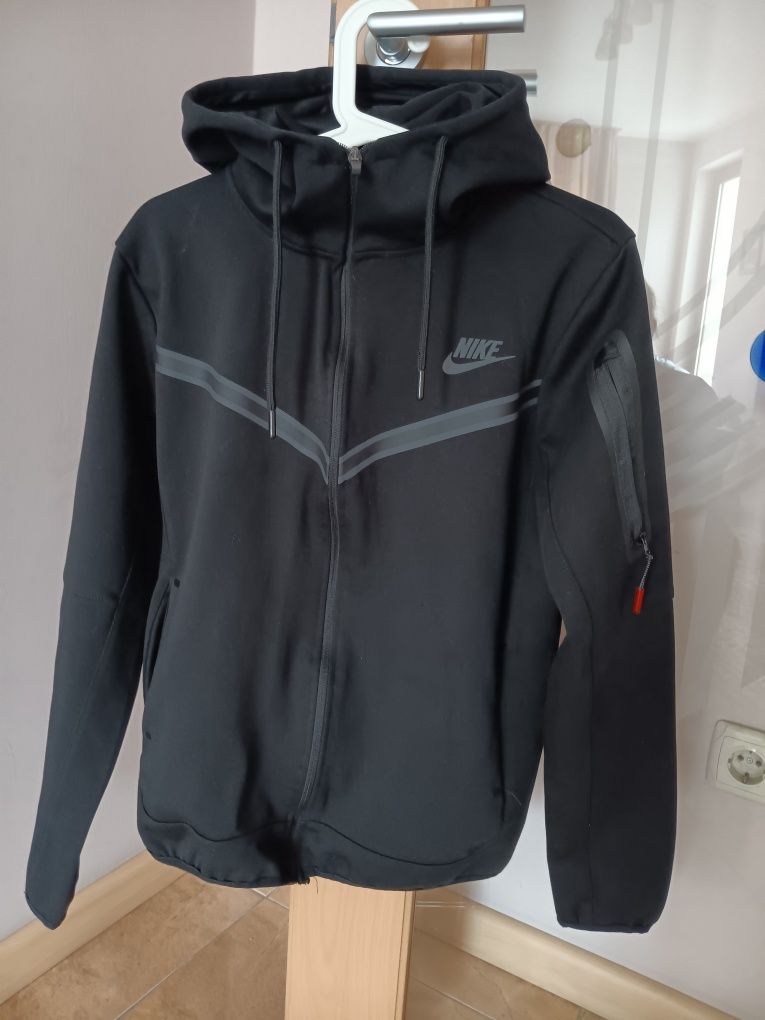 "Nike" суичер р-р S.  "New balance"