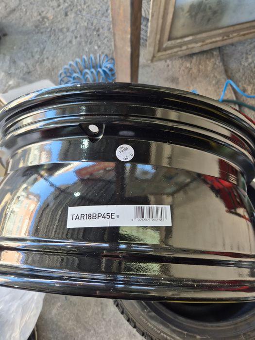 Продавам чисто нови оригинални джанти DEZENT 18 цола 5/112