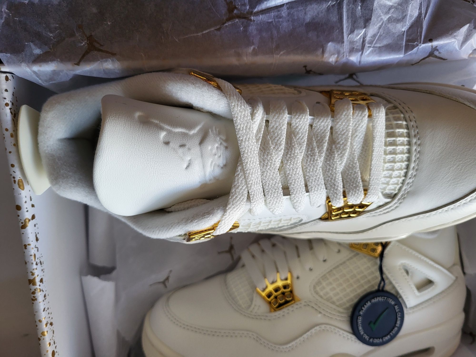 Jordan 4 metalic gold