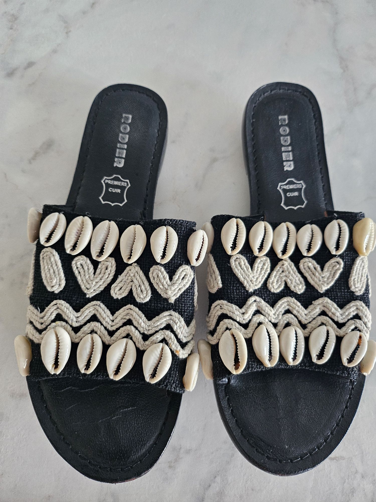 Чехли "H&M и RODIER