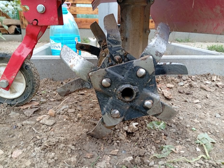 Vând motosapă Ruris 5CP