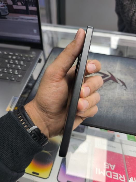 Продам б.у Poco x7pro 5g 8/256gb black в идеальном состоянии