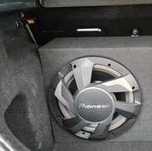 Sistem audio amplificatoare auto 4 statii woofer sub scaune usi pbagaj