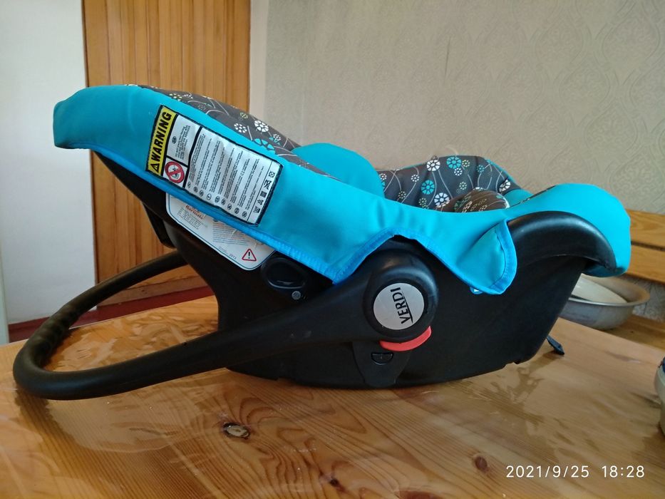 Продам  детские автокресло и тюнер