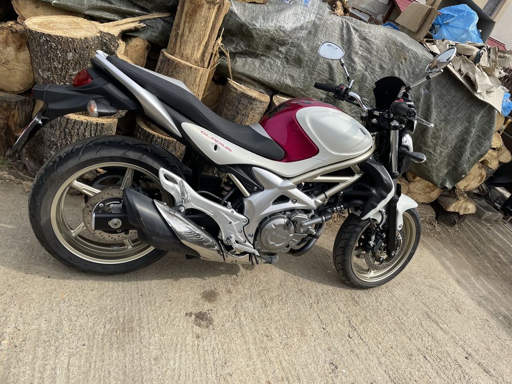 Vand motocicleta suzuky gladius 2011