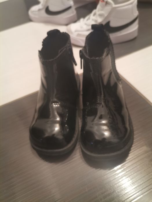Ghete Chelsea H&M piele lacuita