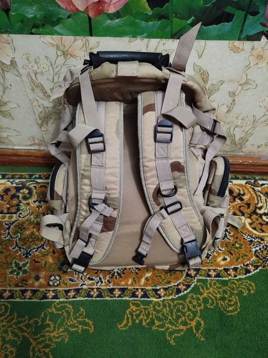 Продаю армейский  рюкзак     звоните смело