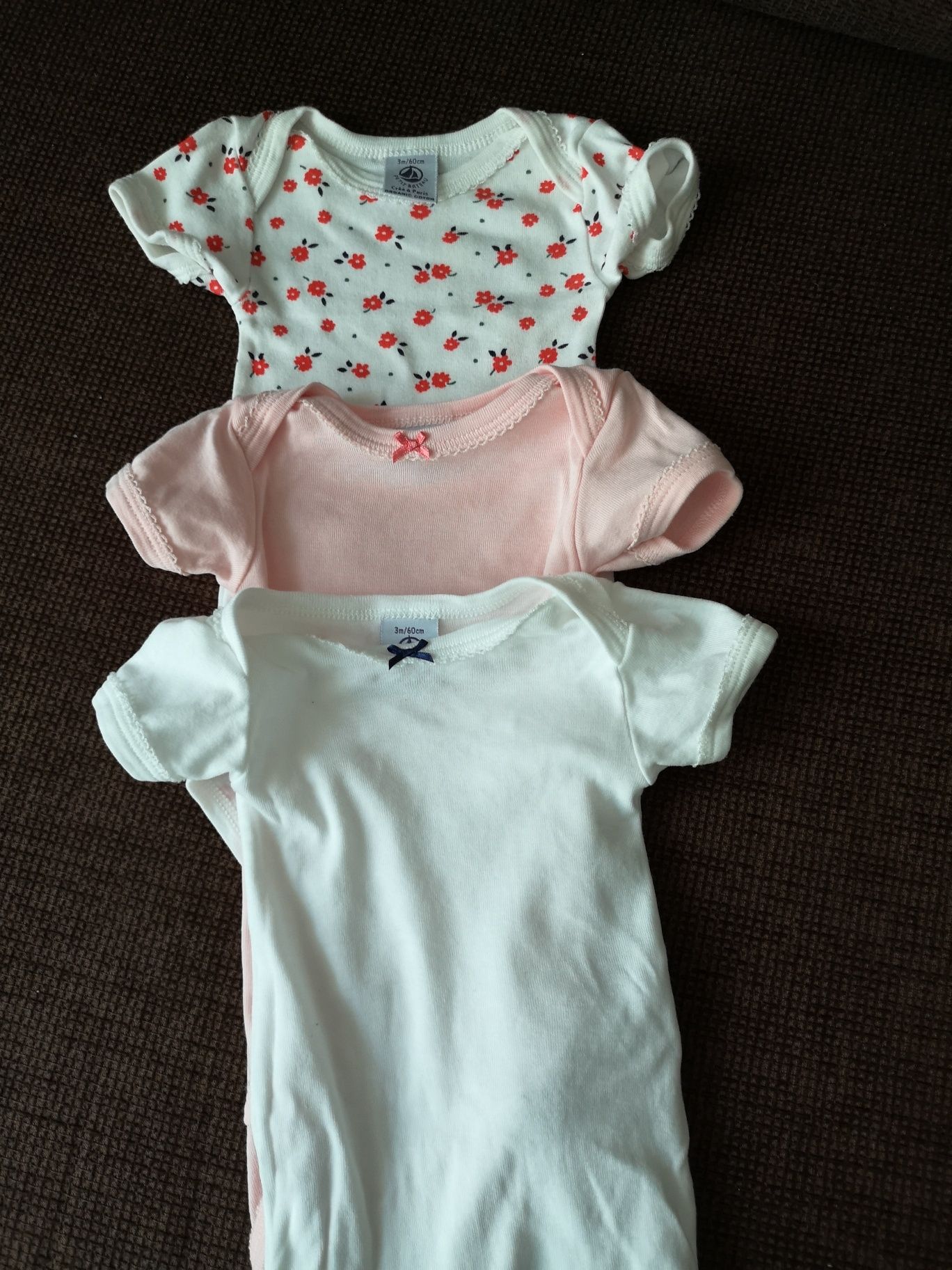 Lot 14 body-uri Petit Bateau (60 cm-3 luni)