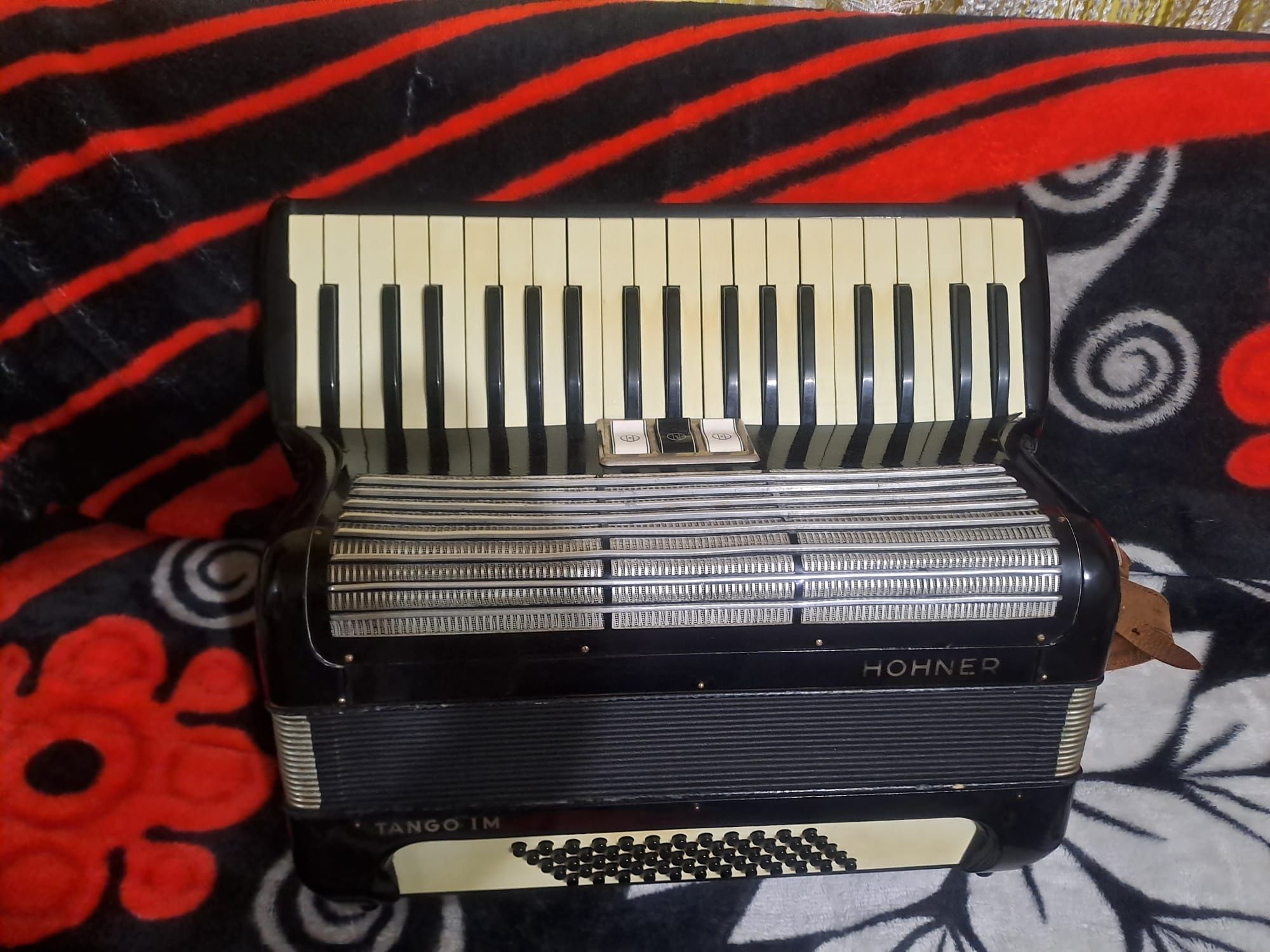 Hohner Tango IM de 60 bași