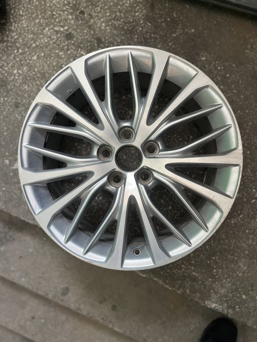 Оригинальный диск от камри 70