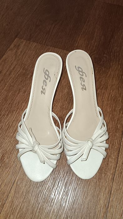 Продам женскую обувь